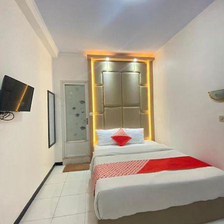 Oyo 1351 Tanggulasi Resto & Residence Syariah Magetan ภายนอก รูปภาพ