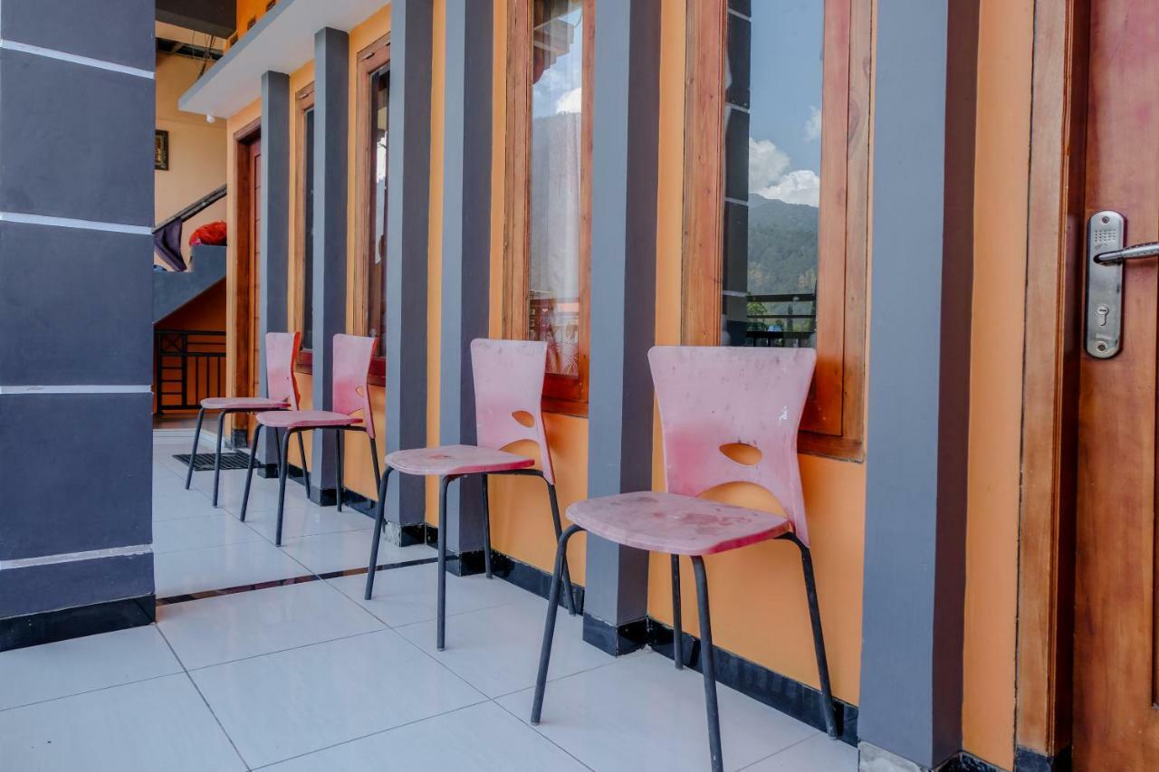 Oyo 1351 Tanggulasi Resto & Residence Syariah Magetan ภายนอก รูปภาพ