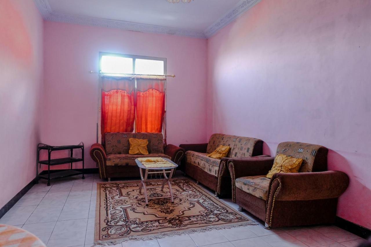Oyo 1351 Tanggulasi Resto & Residence Syariah Magetan ภายนอก รูปภาพ